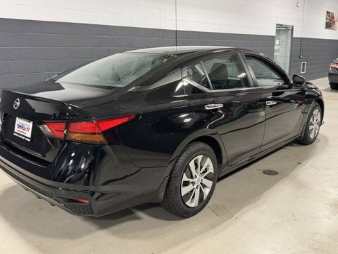 Used 2022 Nissan Altima 2.5 S FWD image 18