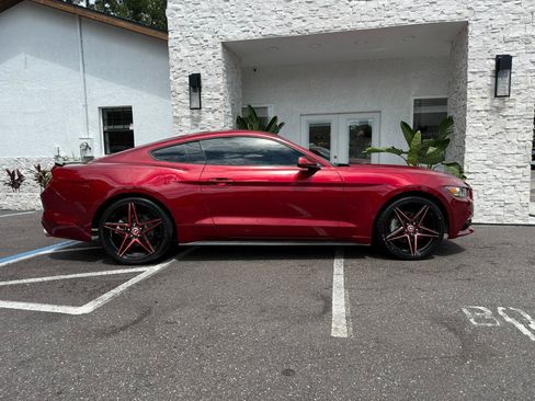 Used 2017 Ford Mustang Coupe RWD image 16