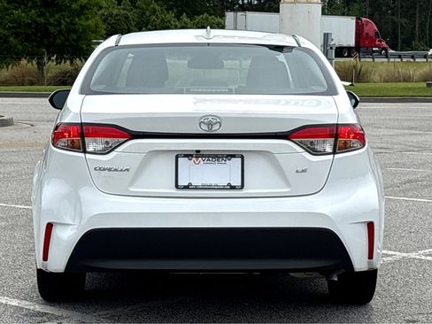 Used 2024 Toyota Corolla LE FWD image 15