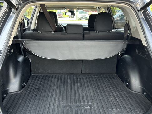 Used 2018 Toyota RAV4 XLE AWD/4WD image 21