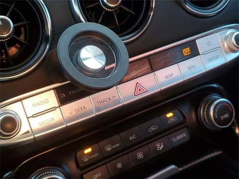 Used 2019 Kia Stinger GT2 image 33