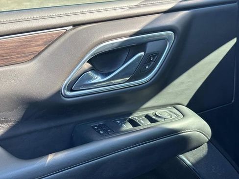 Used 2023 Chevrolet Suburban LT image 27