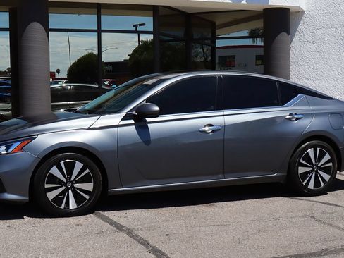 Used 2019 Nissan Altima 2.5 SL FWD image 7