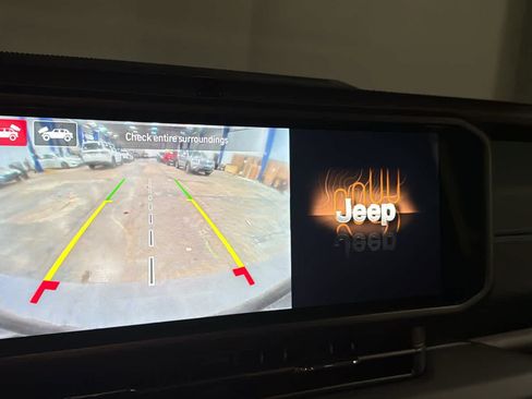 Used 2024 Jeep Wrangler High Altitude AWD/4WD image 14