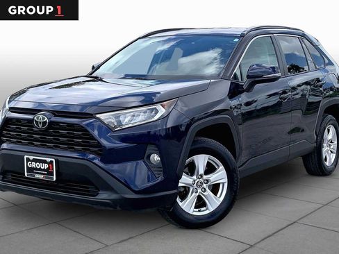 Used 2020 Toyota RAV4 XLE AWD/4WD image 1