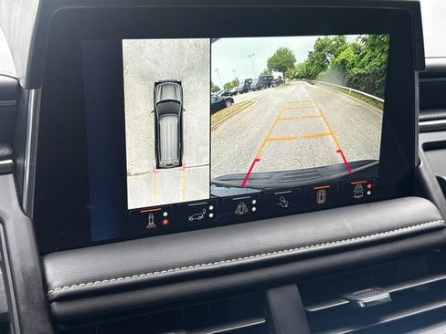 Used 2024 Chevrolet Suburban Premier w/ Advanced Technology Package image 25