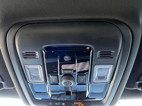 New 2026 Chevrolet Suburban Premier image 23