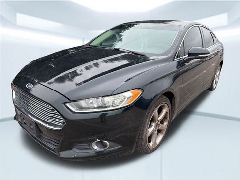 Used 2014 Ford Fusion SE w/ Equipment Group 202A image 4