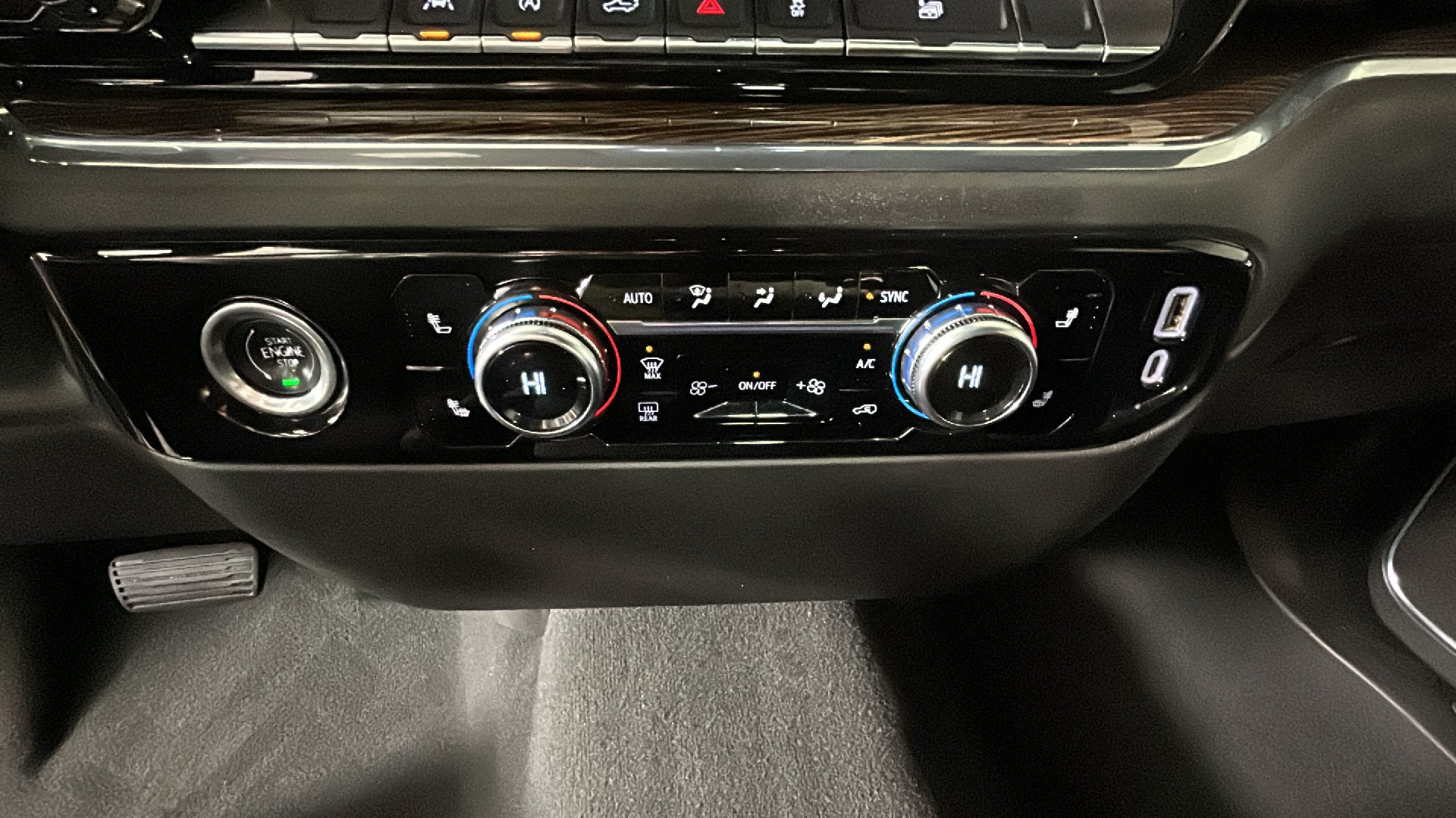 Used 2024 GMC Sierra 1500 SLE AWD/4WD image 26