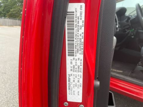 Used 2014 RAM 1500 Express image 30