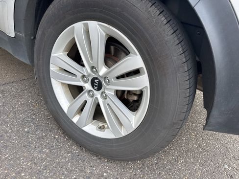 Used 2019 Kia Sportage LX image 3