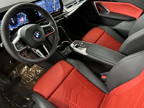 Used 2025 BMW X2 xDrive28i w/ M Sport Package image 11