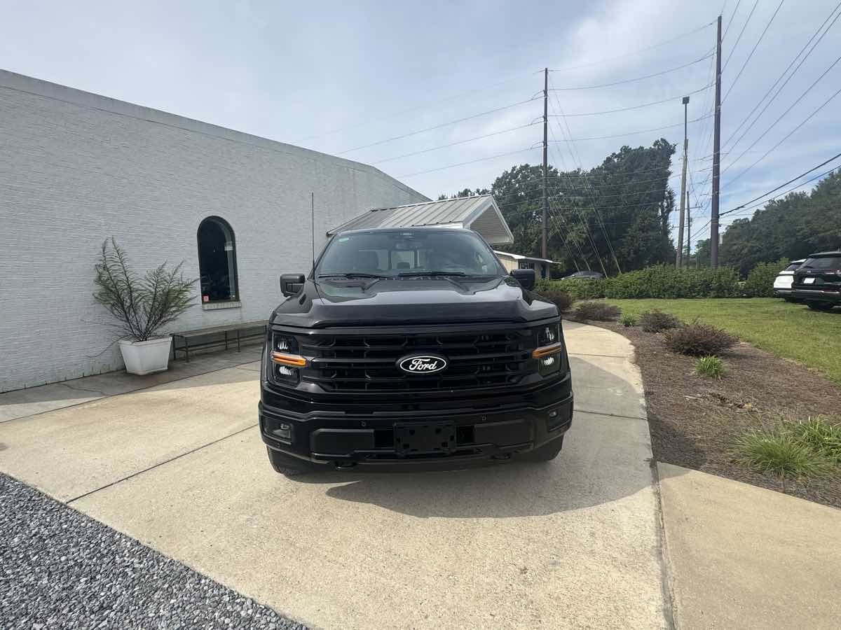 Used 2025 Ford F150 XLT w/ Equipment Group 303A High AWD/4WD image 3