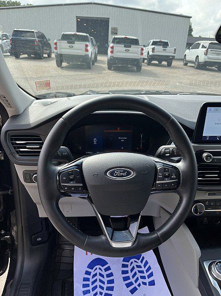 Used 2024 Ford Escape Active AWD/4WD image 9
