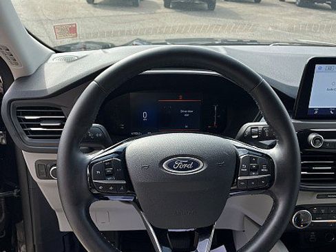 Used 2024 Ford Escape Active AWD/4WD image 9