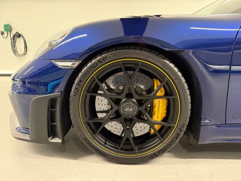 Used 2023 Porsche 718 Cayman GT4 RS RWD image 14