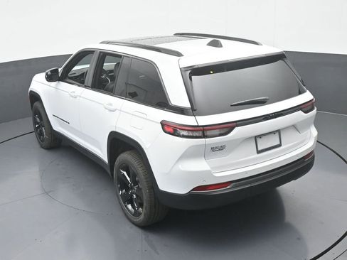 New 2026 Jeep Grand Cherokee Limited w/ Limited Altitude Package RWD image 44
