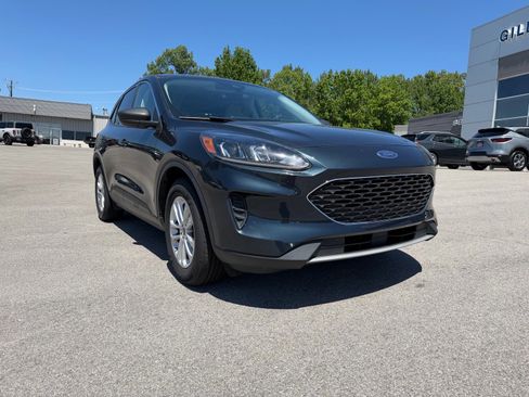 Used 2022 Ford Escape SE w/ Convenience Package FWD image 4