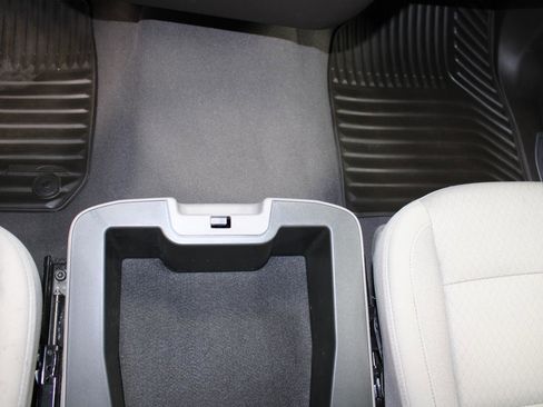 Used 2025 Chevrolet Silverado 2500 LT w/ Convenience Package image 33