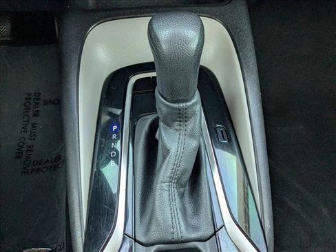 Used 2021 Toyota Corolla LE image 9