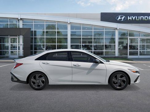 New 2026 Hyundai Elantra Sport image 7