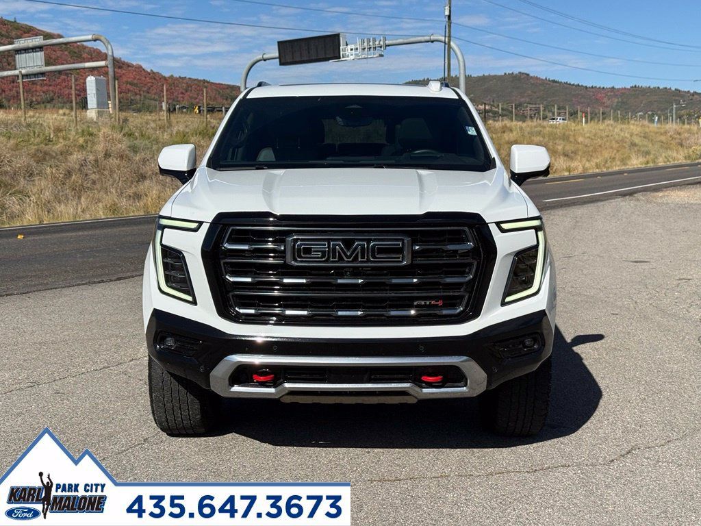 Used 2025 GMC Yukon AT4 w/ AT4 Premium Plus Package AWD/4WD image 8