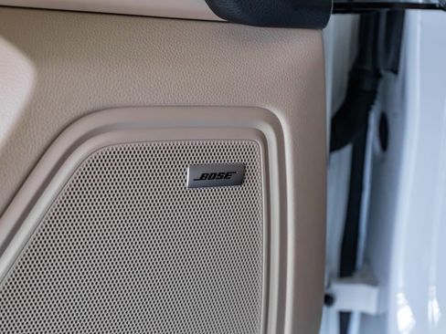 New 2026 Porsche Macan image 13