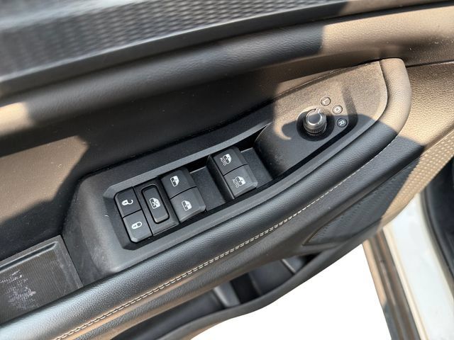 Used 2023 Jeep Grand Cherokee L Laredo AWD/4WD image 25