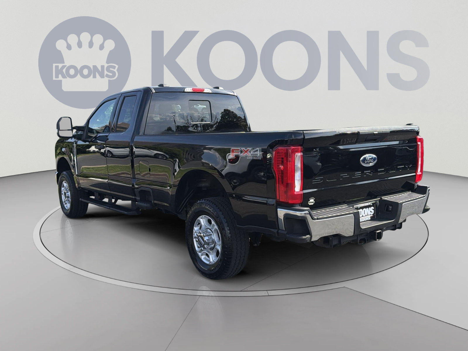 Used 2025 Ford F350 XLT w/ FX4 Off-Road Package AWD/4WD image 4
