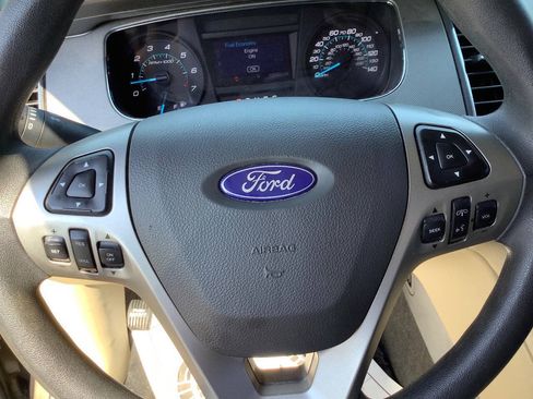 Used 2016 Ford Taurus SE FWD image 37