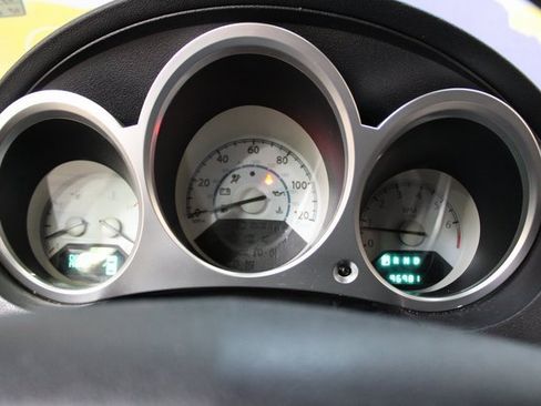 Used 2009 Chrysler Sebring Touring image 14