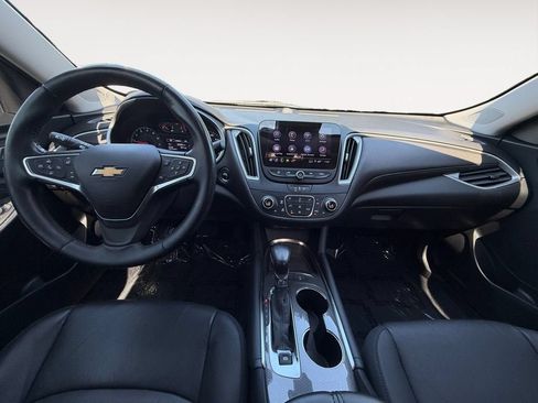 Used 2022 Chevrolet Malibu LT w/ Leather Package FWD image 11