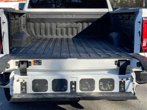 Used 2022 GMC Sierra 2500 AT4 image 25