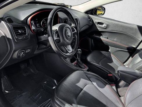 Used 2019 Jeep Compass Trailhawk w/ Leather Interior Group AWD/4WD image 11