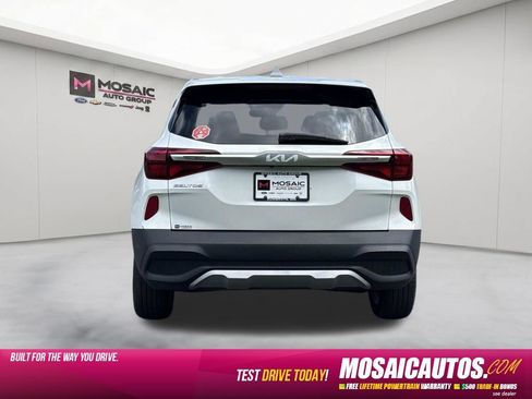 Used 2023 Kia Seltos LX AWD/4WD image 6