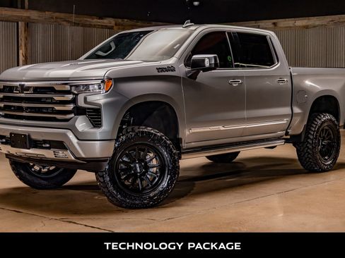 Used 2023 Chevrolet Silverado 1500 High Country w/ Technology Package image 5