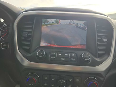 Used 2018 GMC Acadia SLT image 29