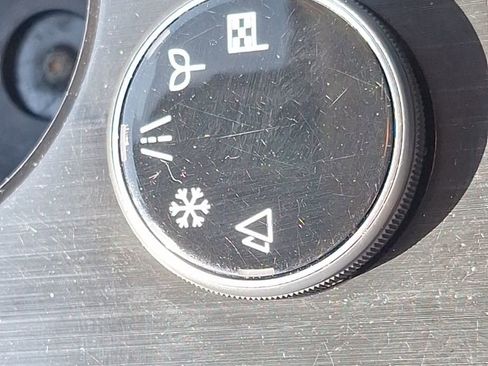 Used 2024 Nissan Rogue SV image 35