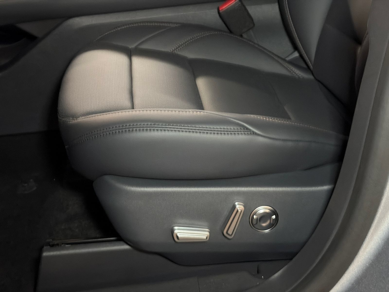 New 2026 Lincoln Nautilus Premier AWD/4WD image 15