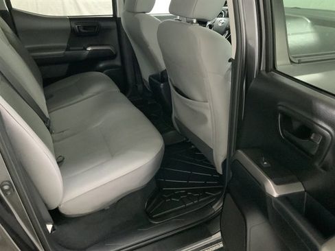 Used 2018 Toyota Tacoma SR5 image 15