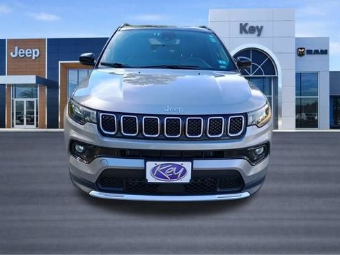 Used 2023 Jeep Compass Limited image 9