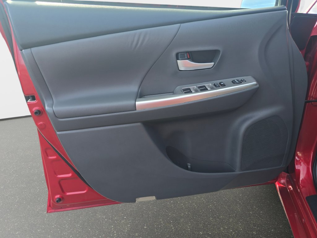 Used 2014 Toyota Prius V Five FWD image 29