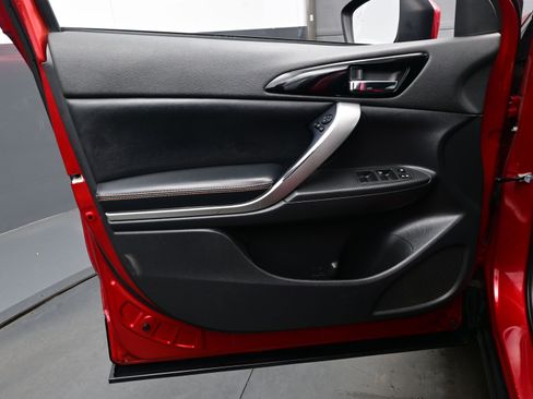 Used 2019 Mitsubishi Eclipse Cross SE image 9