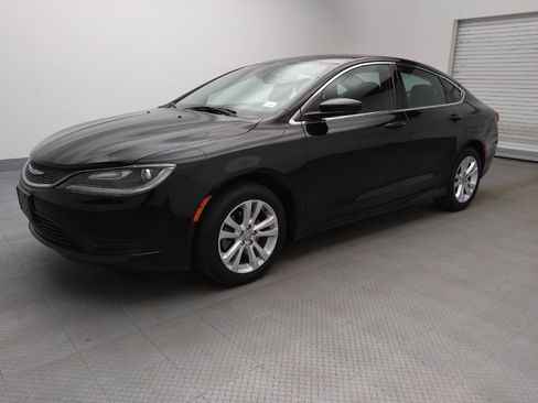 Used 2016 Chrysler 200 Touring image 2