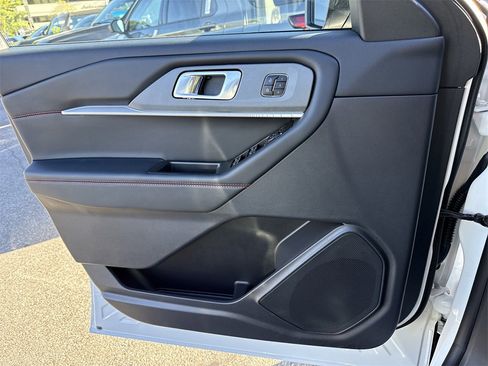Used 2025 Ford Explorer ST-Line w/ Premium Package image 23