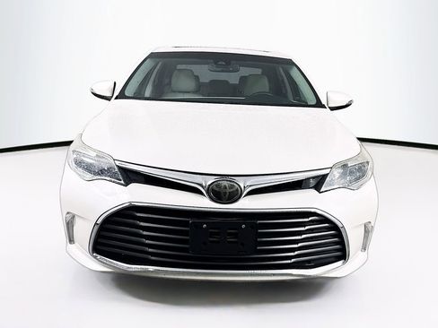Used 2018 Toyota Avalon XLE Premium FWD image 2