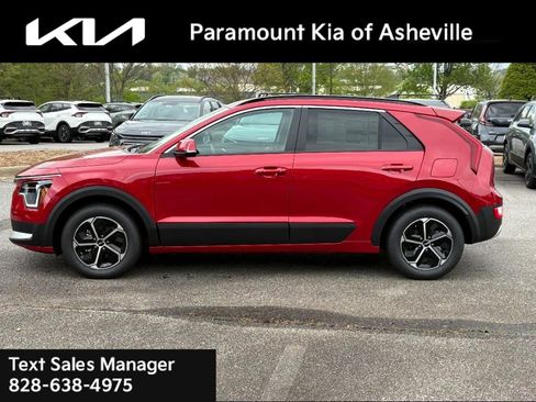 New 2025 Kia Niro EX image 3