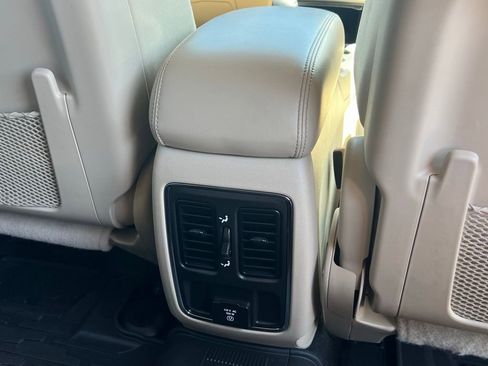 Used 2022 Jeep Grand Cherokee Laredo E w/ Security & Convenience Group image 19