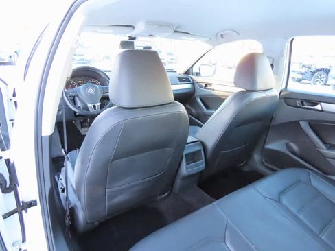 Used 2014 Volkswagen Passat 1.8T Wolfsburg Edition image 14