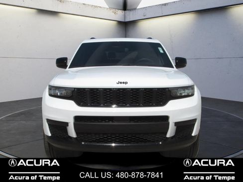 Used 2023 Jeep Grand Cherokee L Laredo RWD image 3